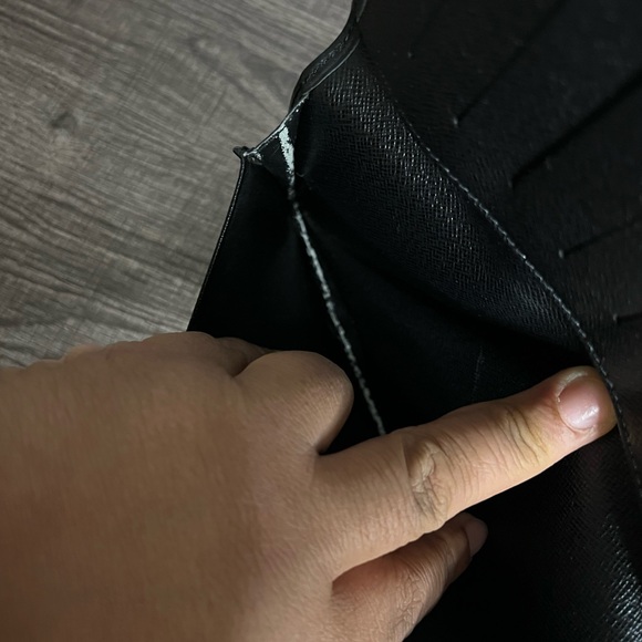 Louis Vuitton Black Epi Porte feiulle Brazza Long Wallet - Picture 3 of 11